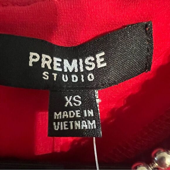 Red Christmas top by PREMISE STUDiO Women’z Sz XS NWT🏷 beaded neckline - Picture 9 of 11